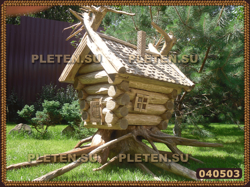 игрушечный деревянный домик